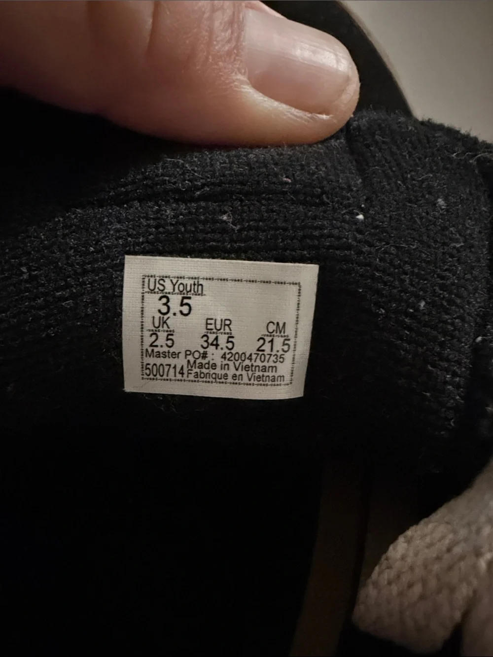 Vans Youth 3.5 big boy Black and White Low-Top Sneakers